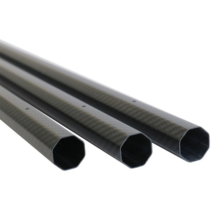 Osmerokutna cijev od karbonskih vlakana